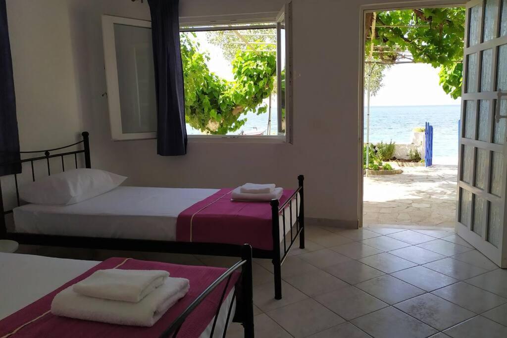 Villa Το Σπίτι Της Μαργαρίτας Στην Παραλία à Nea Styra Extérieur photo