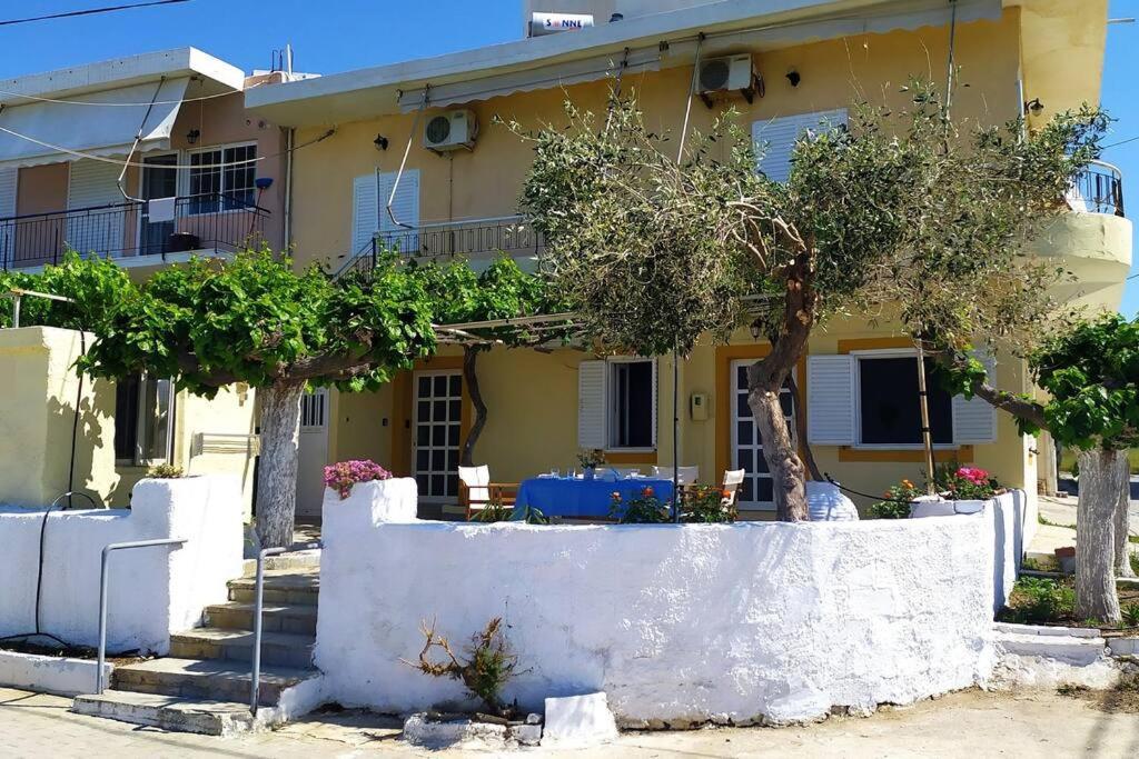Villa Το Σπίτι Της Μαργαρίτας Στην Παραλία à Nea Styra Extérieur photo