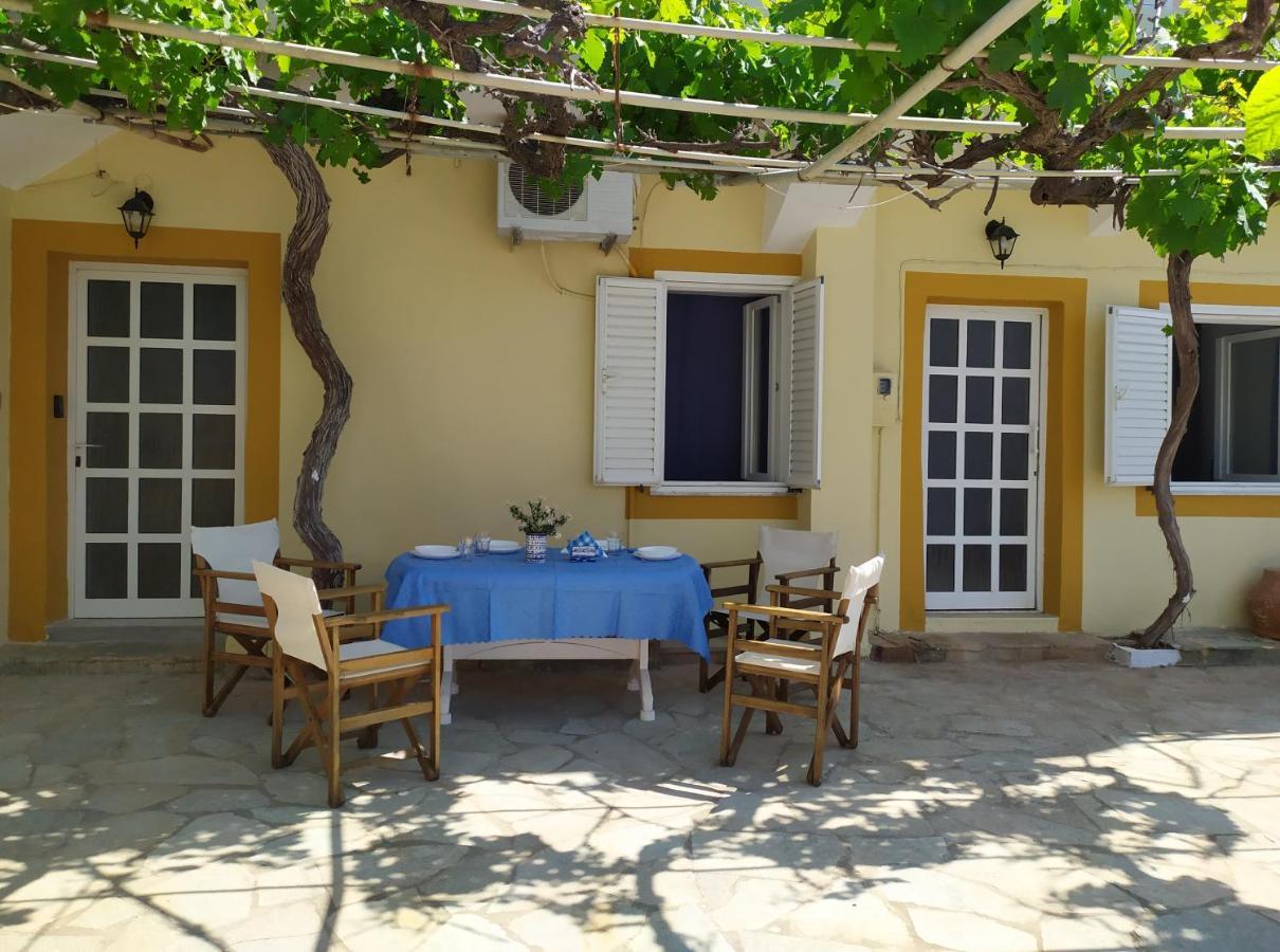 Villa Το Σπίτι Της Μαργαρίτας Στην Παραλία à Nea Styra Extérieur photo